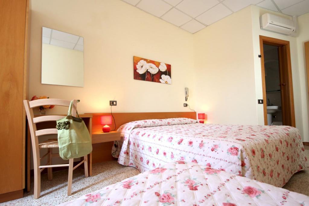 Albergo Dal Baffo Lazise Habitación foto