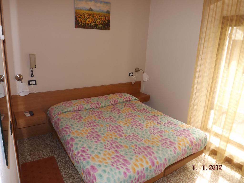 Albergo Dal Baffo Lazise Exterior foto