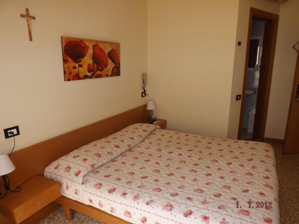 Albergo Dal Baffo Lazise Exterior foto